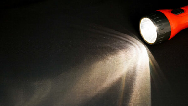 停電が起こる仕組みと対処法